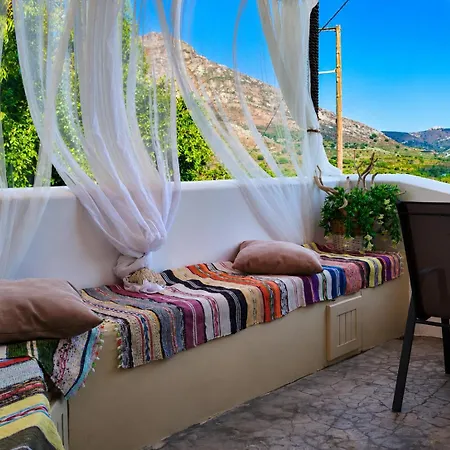 Tilos Island House בית נופש *
