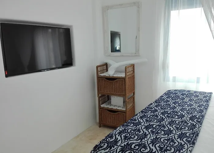 Tilos Island House بيت للعطل *